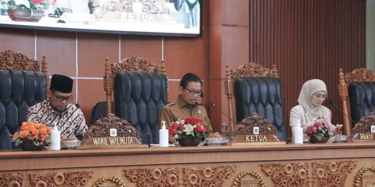 Fraksi Gerindra Serahkan Laporan Hasil Reses Di Rapat Paripurna DPRD Kota Depok Masa Sidang Ke Satu Tahun 2023